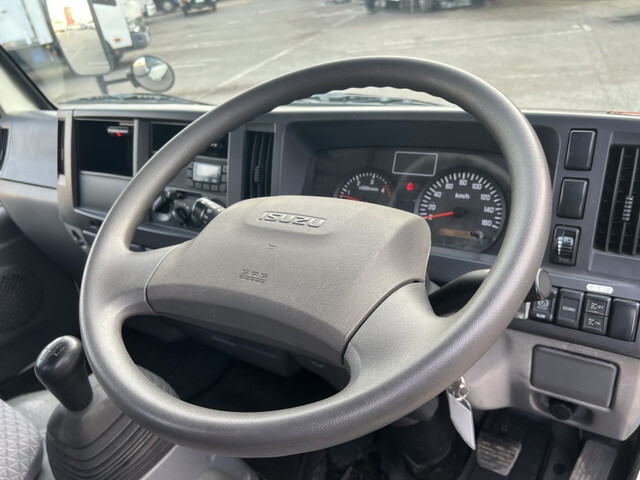 いすゞエルフクレーン3段小型（2t・3t）[写真23]