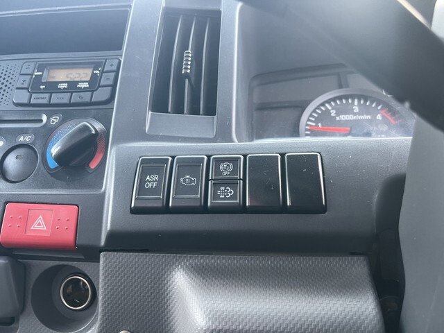 いすゞエルフクレーン3段小型（2t・3t）[写真25]