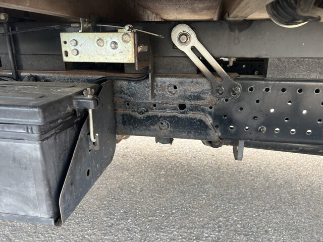 いすゞエルフクレーン3段小型（2t・3t）[写真32]