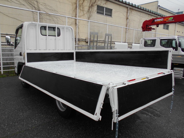 三菱ふそうキャンター平ボディ小型（2t・3t）[写真14]