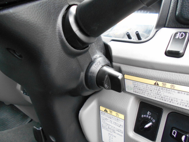 三菱ふそうキャンター平ボディ小型（2t・3t）[写真35]