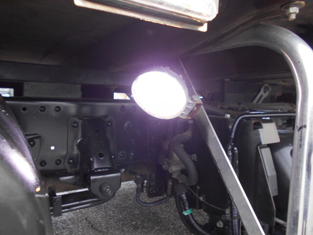 いすゞエルフ平ボディ小型（2t・3t）[写真15]