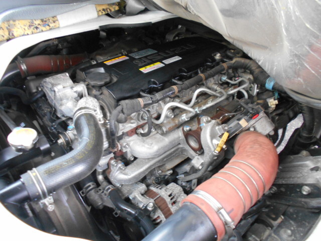 いすゞエルフ平ボディ小型（2t・3t）[写真17]