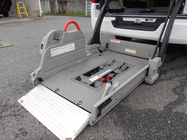 日産キャラバン移動販売車小型（2t・3t）[写真12]