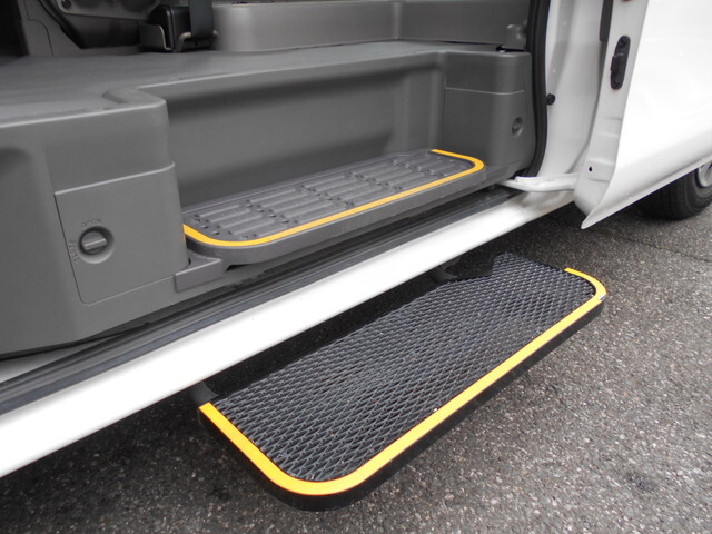 日産キャラバン移動販売車小型（2t・3t）[写真14]