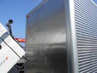 三菱ふそうキャンターアルミバン小型（2t・3t）[写真16]