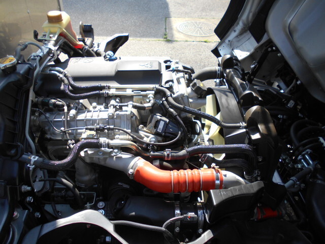 三菱ふそうキャンターアルミバン小型（2t・3t）[写真18]