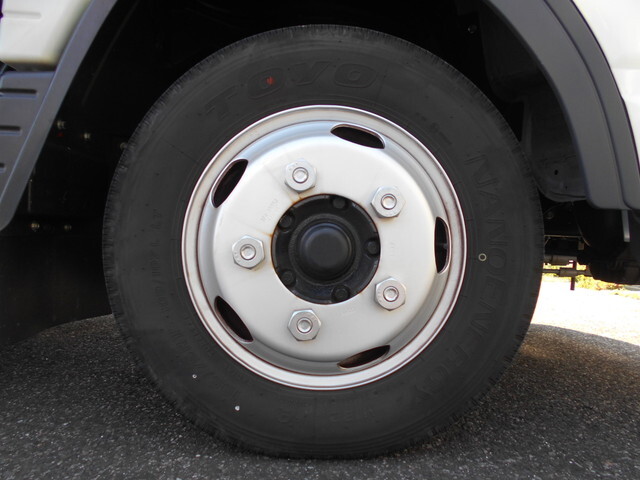 三菱ふそうキャンターアルミバン小型（2t・3t）[写真23]