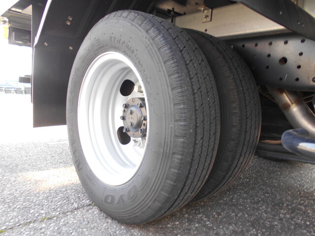 三菱ふそうキャンターアルミバン小型（2t・3t）[写真25]