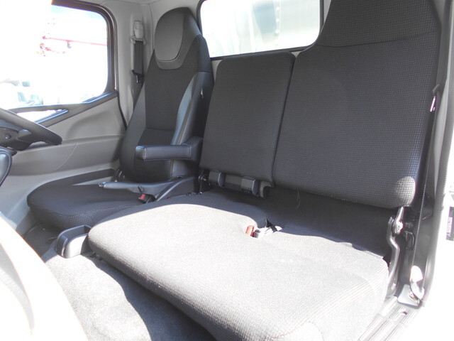 三菱ふそうキャンターアルミバン小型（2t・3t）[写真29]