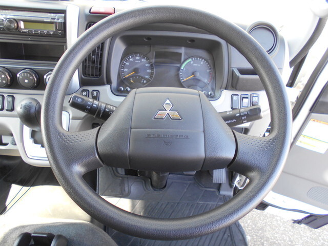 三菱ふそうキャンターアルミバン小型（2t・3t）[写真30]