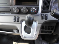 三菱ふそうキャンターアルミバン小型（2t・3t）[写真32]