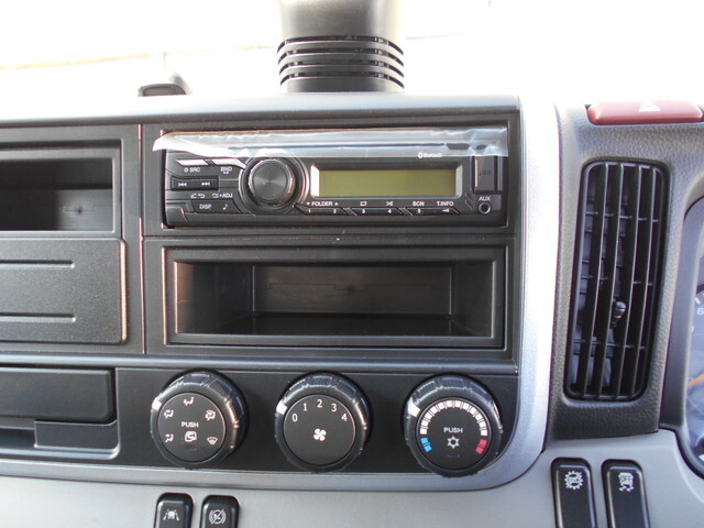 三菱ふそうキャンターアルミバン小型（2t・3t）[写真32]