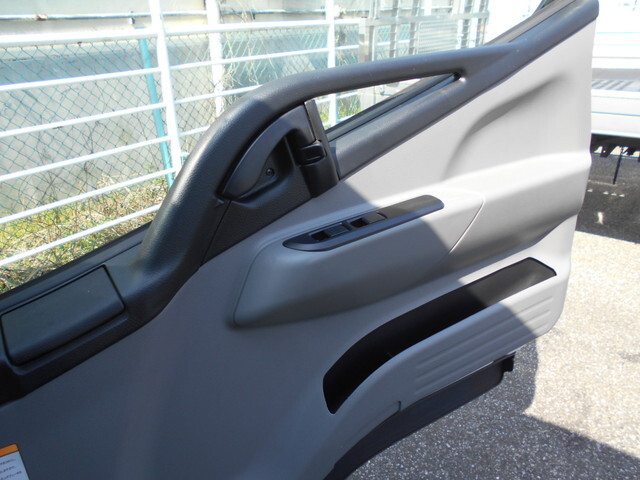 三菱ふそうキャンターアルミバン小型（2t・3t）[写真38]