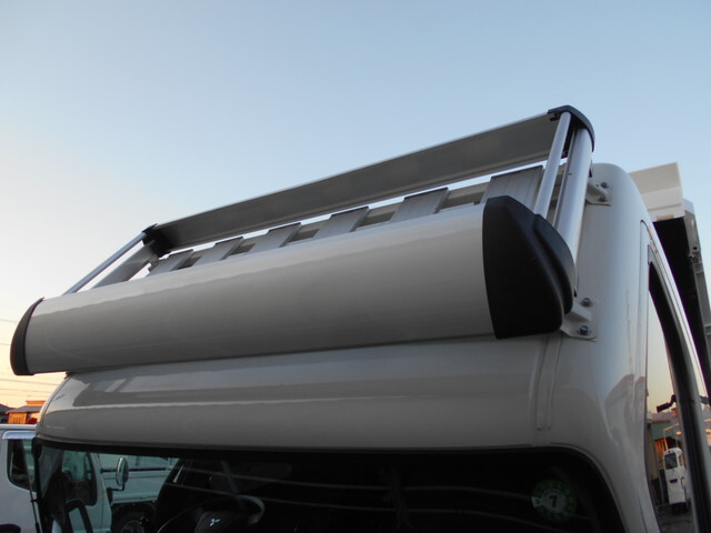 三菱ふそうキャンターダンプ小型（2t・3t）[写真15]