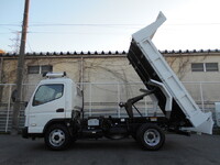 三菱ふそうキャンターダンプ小型（2t・3t）[写真09]