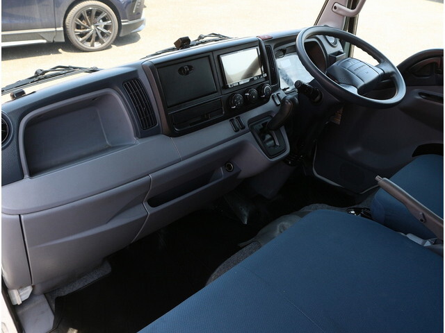 三菱ふそうキャンターダブルキャブ（Wキャブ）小型（2t・3t）[写真14]