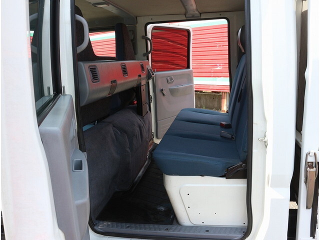 三菱ふそうキャンターダブルキャブ（Wキャブ）小型（2t・3t）[写真26]