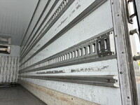 いすゞフォワード冷凍車（冷蔵車）中型（4t）[写真14]