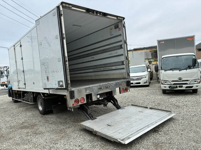 いすゞフォワード冷凍車（冷蔵車）中型（4t）[写真14]