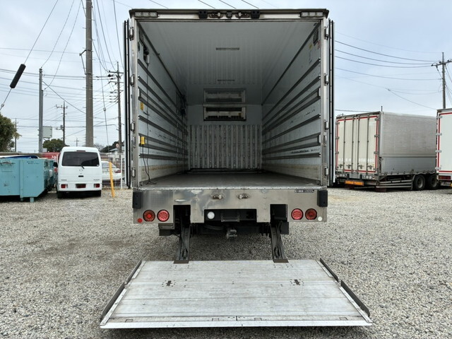 いすゞフォワード冷凍車（冷蔵車）中型（4t）[写真15]