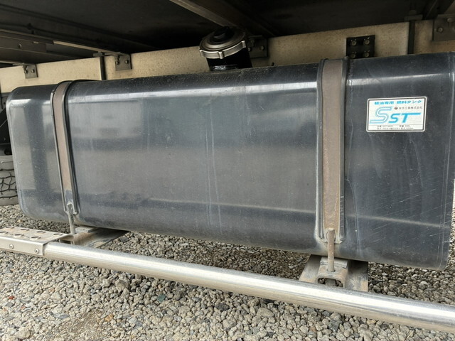 いすゞフォワード冷凍車（冷蔵車）中型（4t）[写真32]