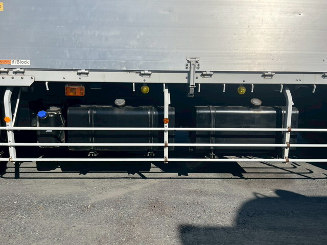 日野プロフィアアルミブロック大型（10t）[写真33]