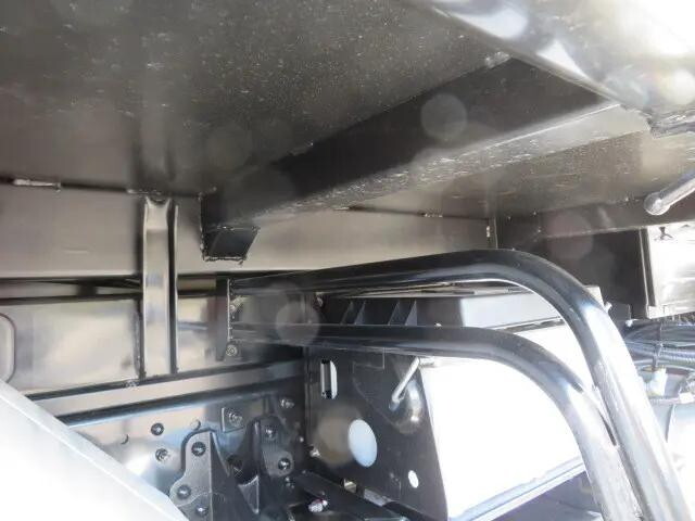 三菱ふそうファイターダンプ中型（4t）[写真32]