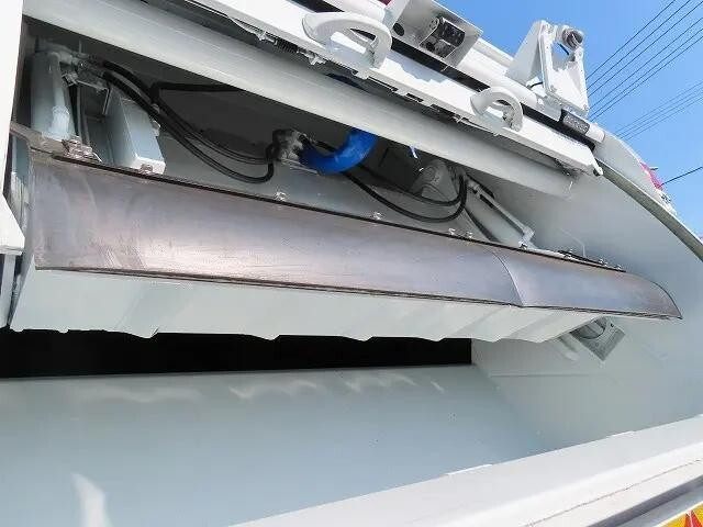 三菱ふそうキャンターパッカー車（塵芥車）小型（2t・3t）[写真25]