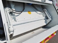 三菱ふそうキャンターパッカー車（塵芥車）小型（2t・3t）[写真27]