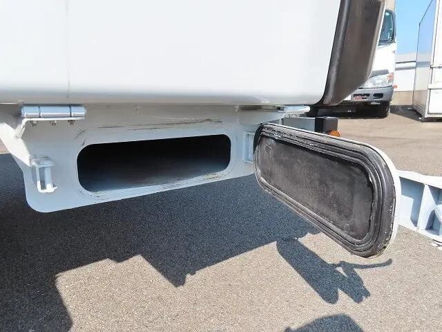 三菱ふそうキャンターパッカー車（塵芥車）小型（2t・3t）[写真27]