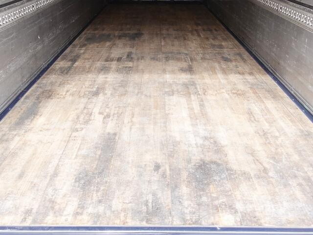 いすゞフォワードアルミウイング増トン（6t・8t）[写真10]