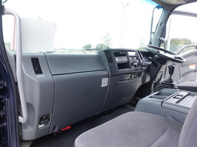 いすゞフォワードアルミウイング増トン（6t・8t）[写真16]