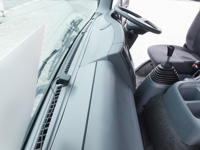 いすゞフォワードアルミウイング増トン（6t・8t）[写真17]