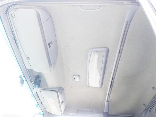 いすゞフォワードアルミウイング増トン（6t・8t）[写真18]