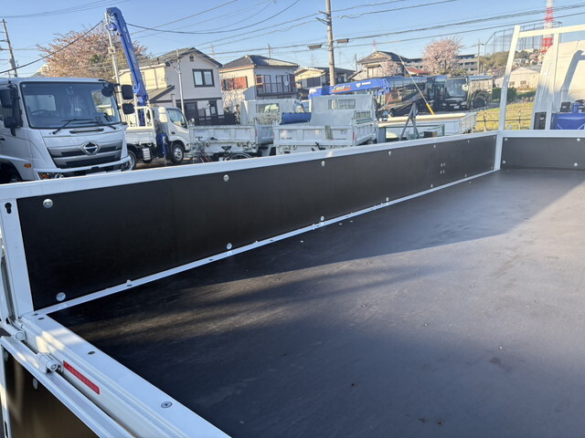 三菱ふそうキャンタークレーン4段小型（2t・3t）[写真08]