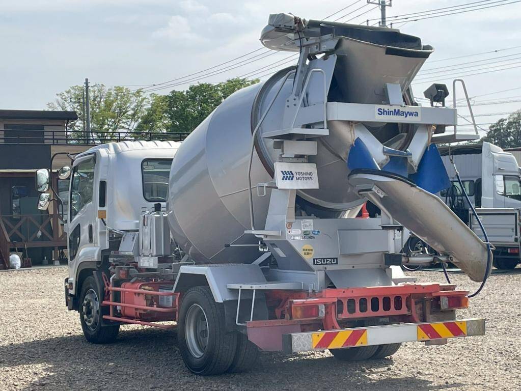 いすゞフォワードミキサー車（コンクリートミキサー）増トン（6t・8t）[写真03]