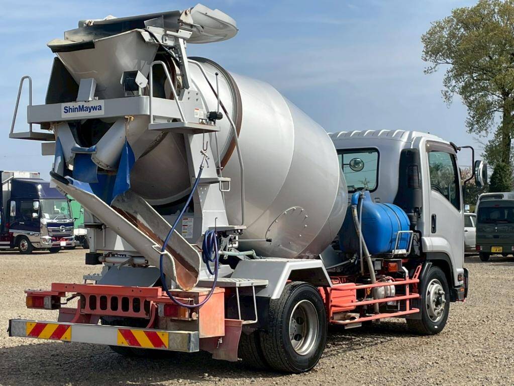 いすゞフォワードミキサー車（コンクリートミキサー）増トン（6t・8t）[写真04]