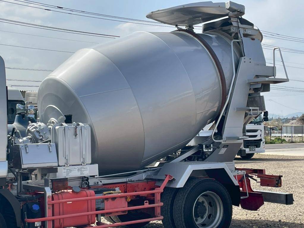 いすゞフォワードミキサー車（コンクリートミキサー）増トン（6t・8t）[写真06]