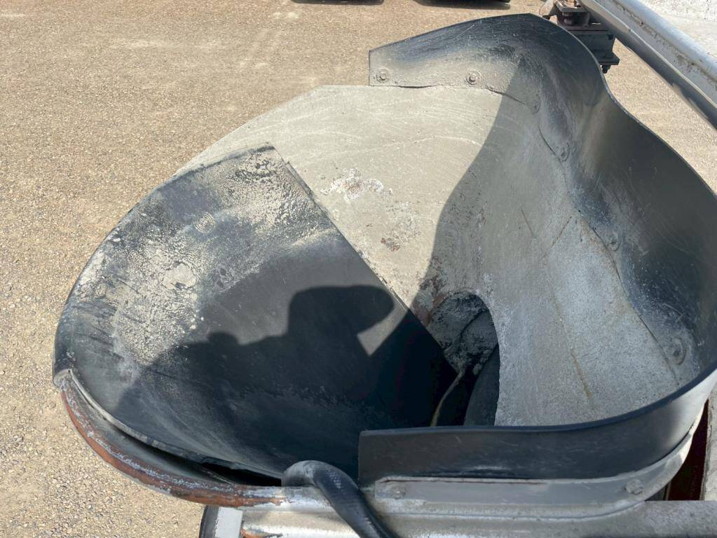 いすゞフォワードミキサー車（コンクリートミキサー）増トン（6t・8t）[写真07]