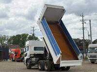 UDトラックスクオンダンプ大型（10t）[写真12]