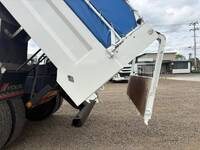 UDトラックスクオンダンプ大型（10t）[写真13]