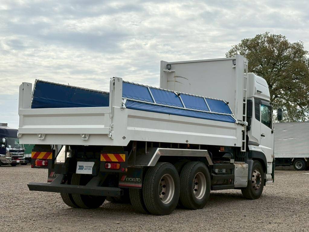 UDトラックスクオンダンプ大型（10t）[写真04]