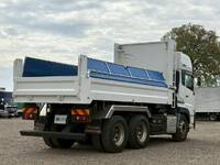 UDトラックスクオンダンプ大型（10t）[写真05]