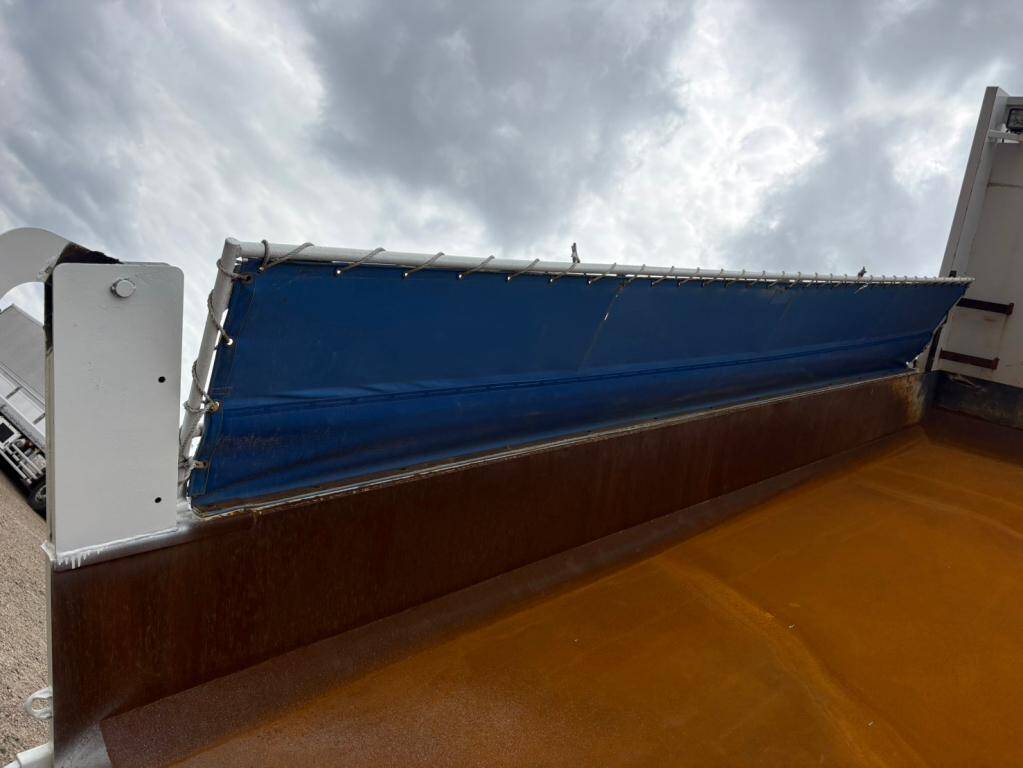 UDトラックスクオンダンプ大型（10t）[写真09]