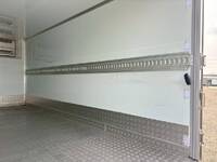 いすゞエルフ冷凍車（冷蔵車）小型（2t・3t）[写真11]