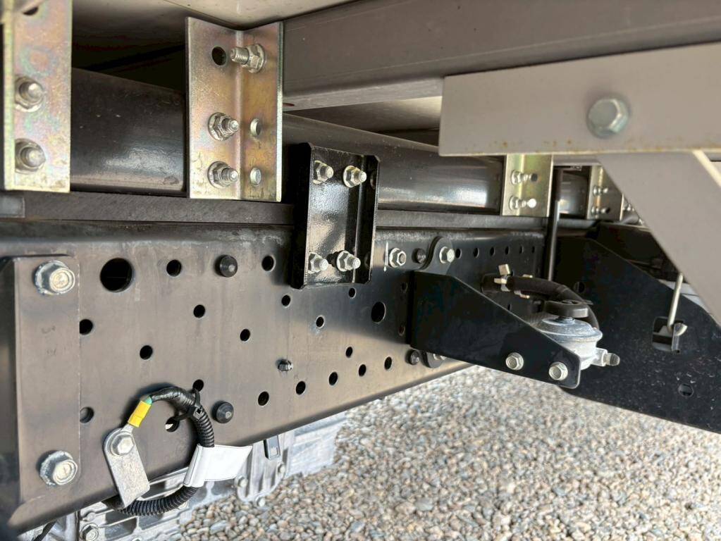 いすゞエルフ冷凍車（冷蔵車）小型（2t・3t）[写真11]