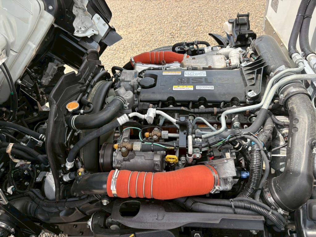 いすゞエルフ冷凍車（冷蔵車）小型（2t・3t）[写真15]