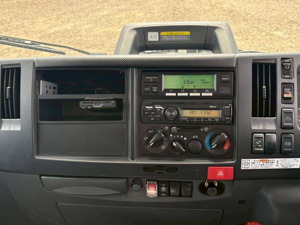 いすゞエルフ冷凍車（冷蔵車）小型（2t・3t）[写真19]