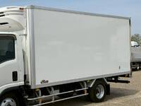 いすゞエルフ冷凍車（冷蔵車）小型（2t・3t）[写真07]